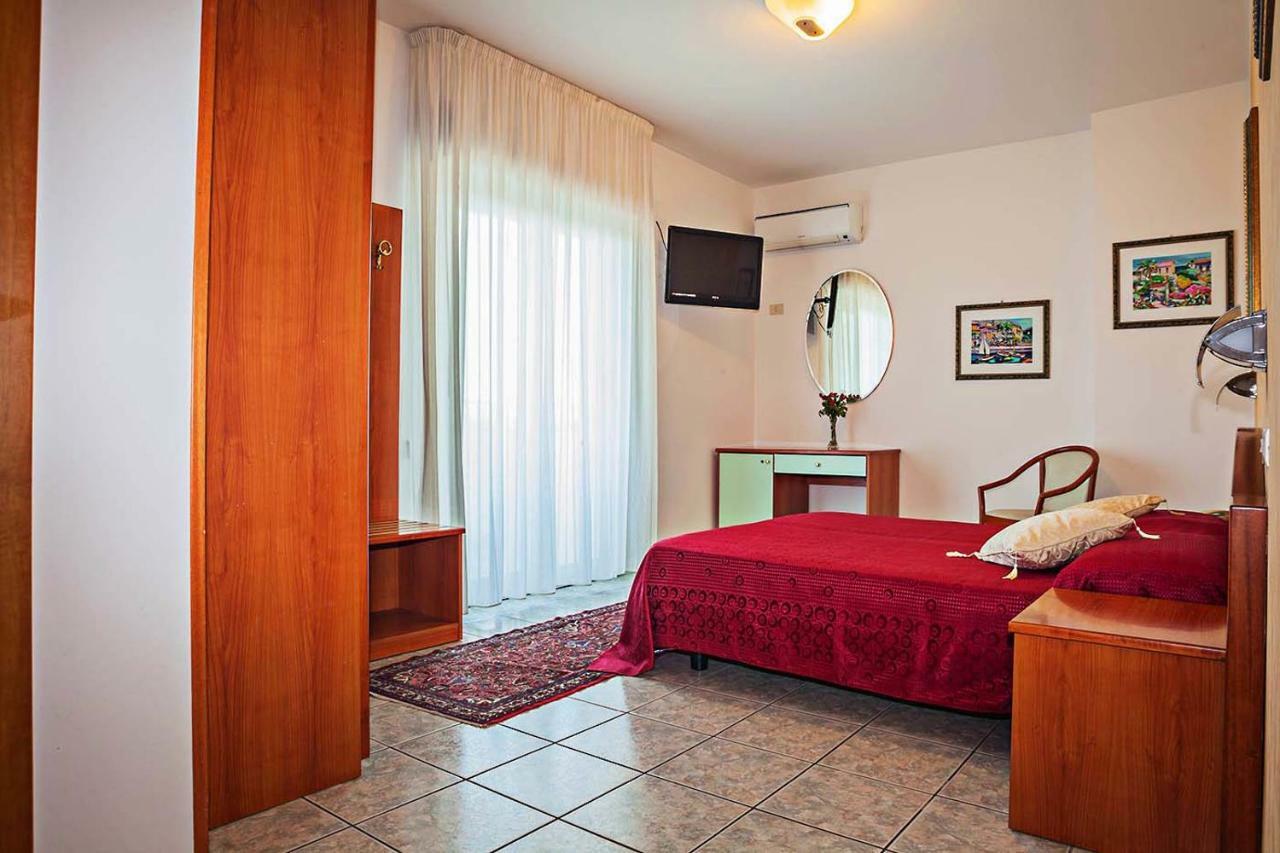 Hotel Haus Charlotte 산베네데토델트론토 외부 사진